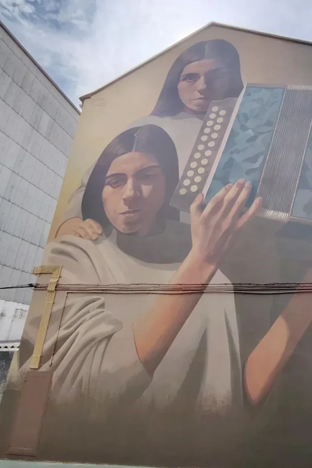 Renuncia, mural de Cristóbal Persona